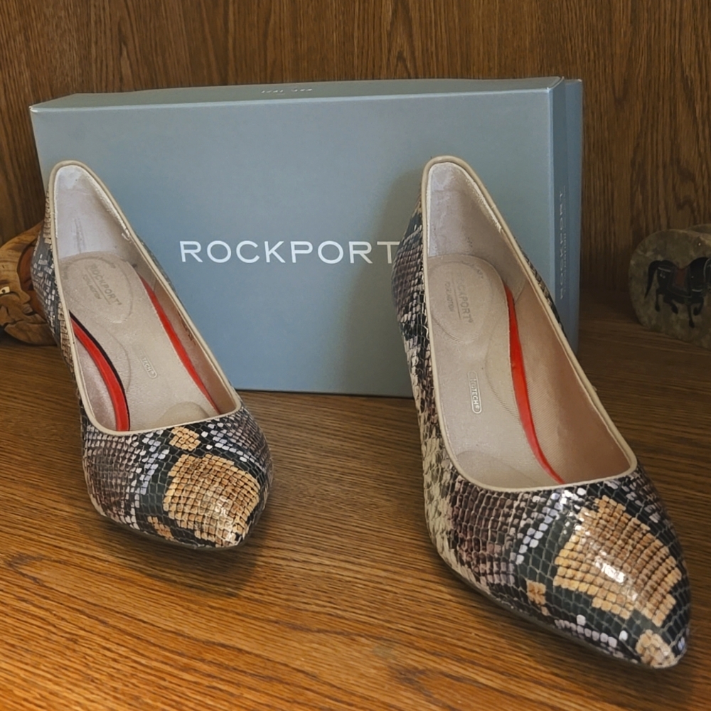 Rockport Total Motion Python Pump New in Box 8 W